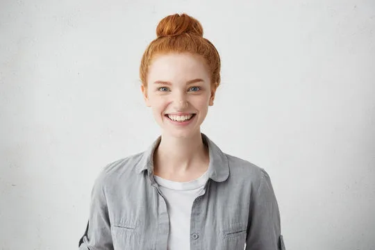 用户在手机上使用米乐体育APP